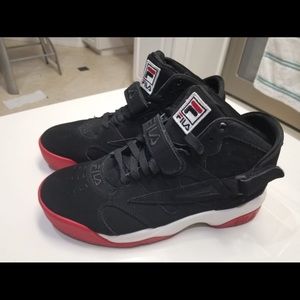 Fila black red sneakers